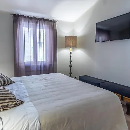 Casatorre Dei Leoni - Sienne